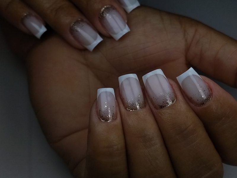 Unhas de gel em promoção
