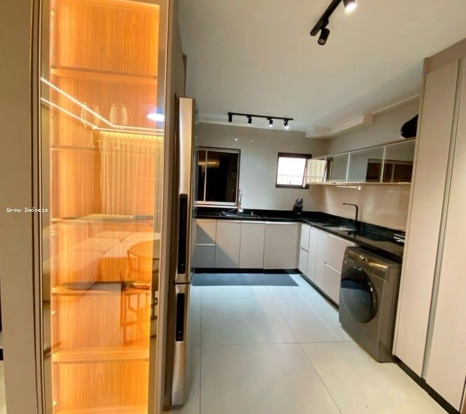 Apartamento para Venda, 2 dormitórios, sendo 1 suíte, 1 banheiro, 1 vaga, mobiliado, área total 63,80 m²