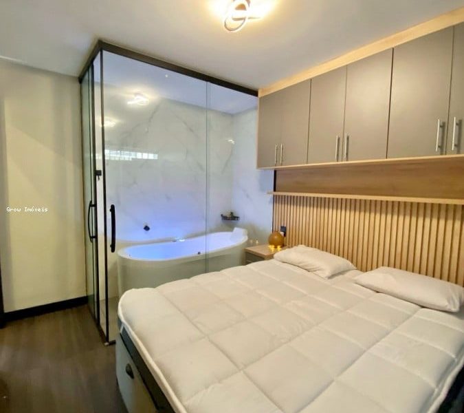 Apartamento para Venda, 2 dormitórios, sendo 1 suíte, 1 banheiro, 1 vaga, mobiliado, área total 63,80 m²