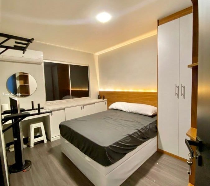 Apartamento para Venda, 2 dormitórios, sendo 1 suíte, 1 banheiro, 1 vaga, mobiliado, área total 63,80 m²