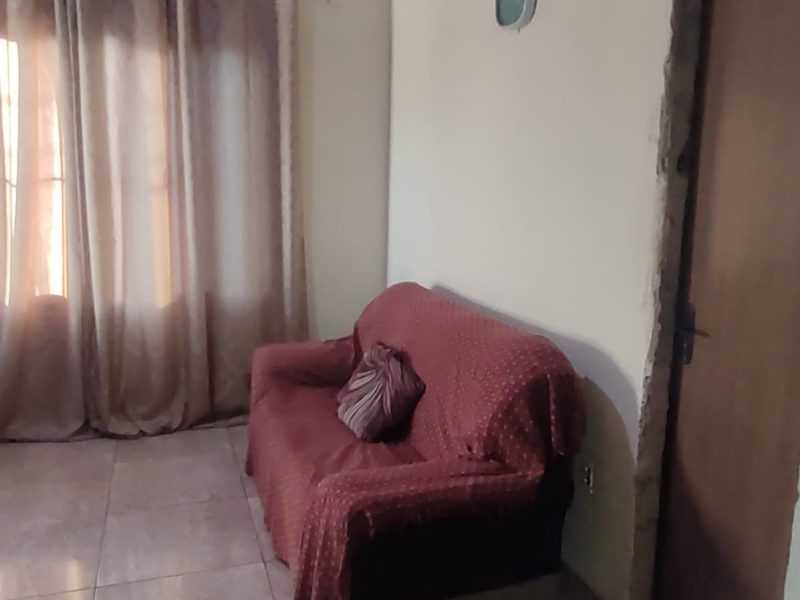 Venda de Terreno com 07 Casas em Belford Roxo