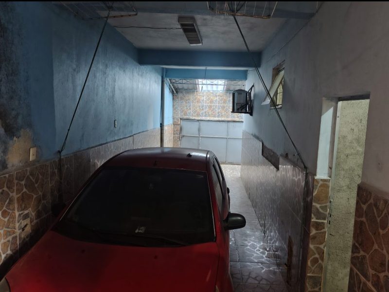 VENDA DE TERRENO COM SETE CASAS