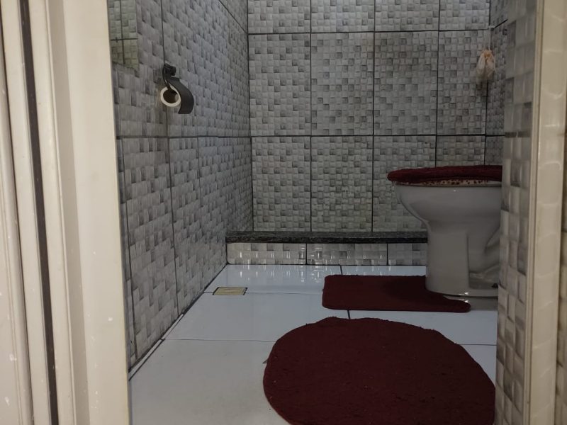 VENDA DE TERRENO COM SETE CASAS