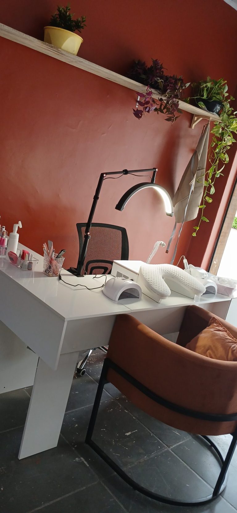 Um cantinho todo especial e preparado com muito carinho para cuidar de você e das suas unhas. Venha nos visitar aqui no R. Nossa Sra. do Líbano, 116! Pra agendar seu horário ou tirar dúvidas, é so chama Belford Roxo parque amorim